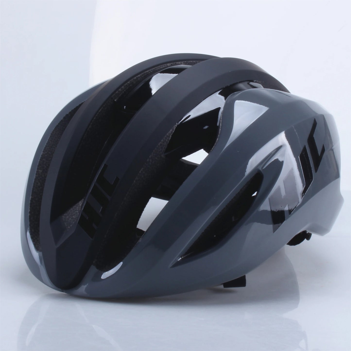 Ultra Light Cycling Helmet Matte Finish Road And Mountain Bike Safety Helmet