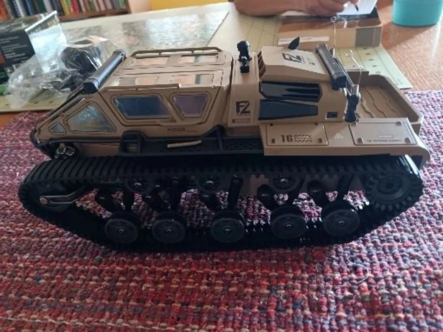 116 Scale Tracked RC Tank With 360 Degree Rotation