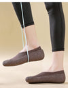 Ultra quiet and lightweight indoor sports shoes with anti slip and shock-absorbing soft soles