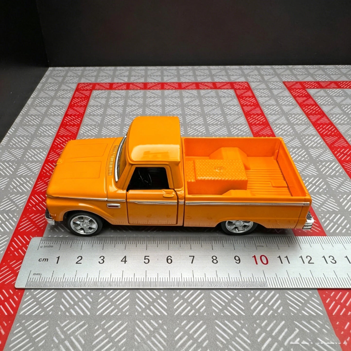 1 36 Scale Ford F100 1965 Pickup Diecast Model Truck