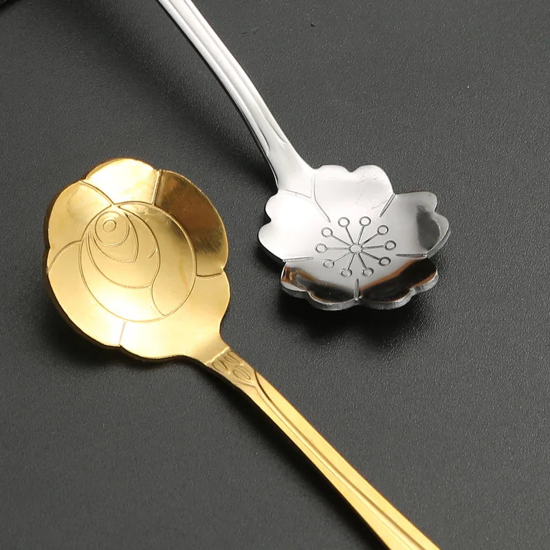8pcs Gold Dessert Spoons Small Flower Spoon Set Stainless Steel Teaspoons Milk Stir Tool for Fruit Honey Lovely Dinnerware Set