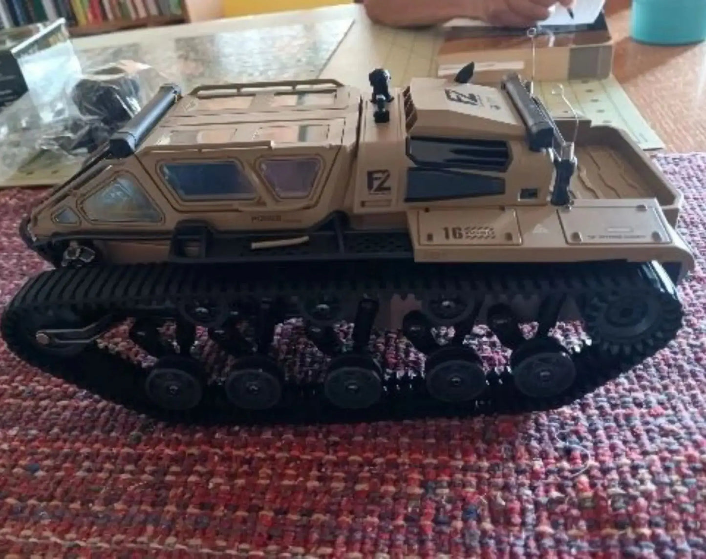 116 Scale Tracked RC Tank With 360 Degree Rotation