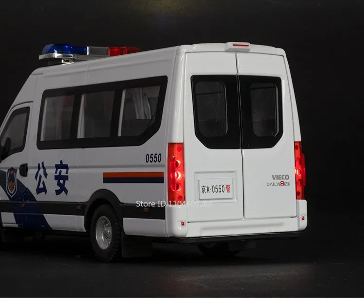 1:24 Scale Special Lada 2106 Police Car Model Toy Alloy Body Rubber Tire Metal Diecast 110 Explosion-proof Vehicle Models