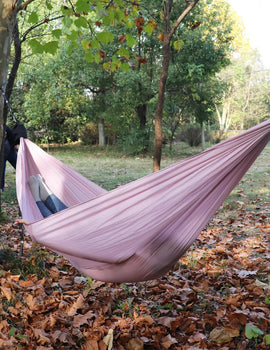 300x140cm Single Camping Hammock Lightweight Parachute Hammock with 2 Tree Strap 2 Hooks Lightweight Portable Camping Hammocks