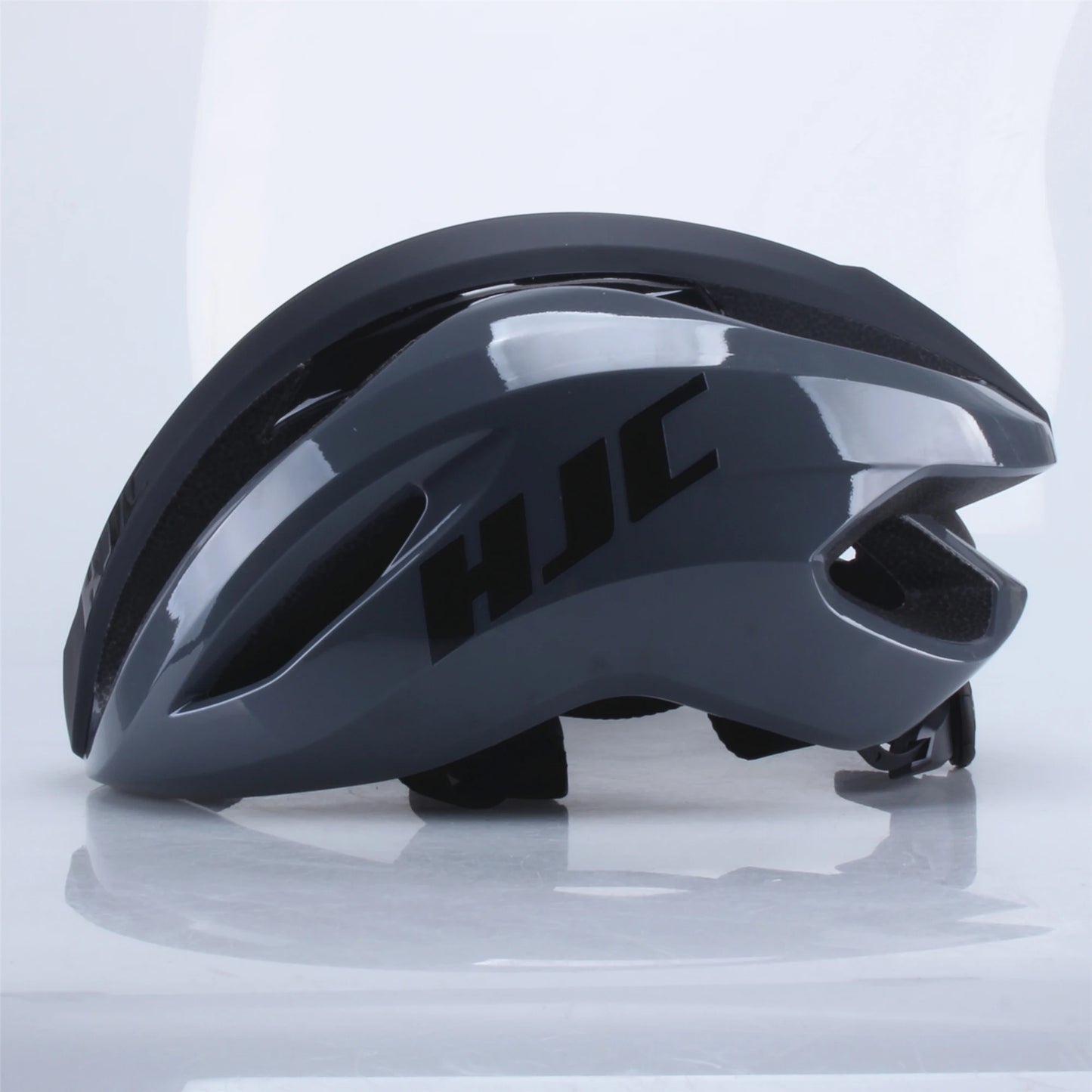 Ultra Light Cycling Helmet Matte Finish Road And Mountain Bike Safety Helmet