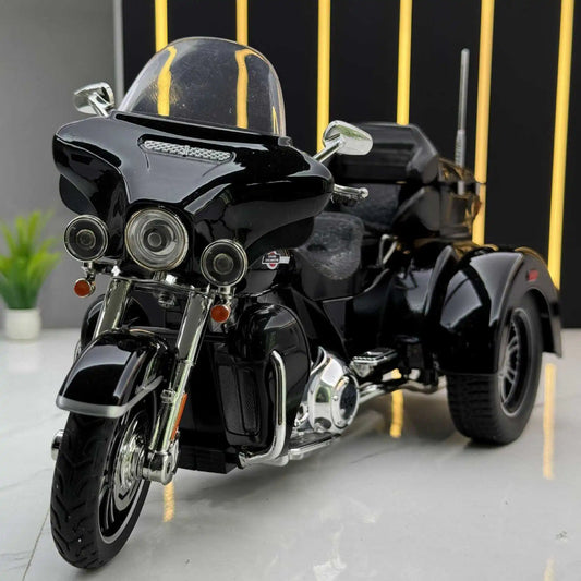 1:9 Tri Glide CVO 2021 Alloy Die Cast Motorcycle Model Toy Vehicle Collection Sound and Light Off Road Autocycle Toys Car