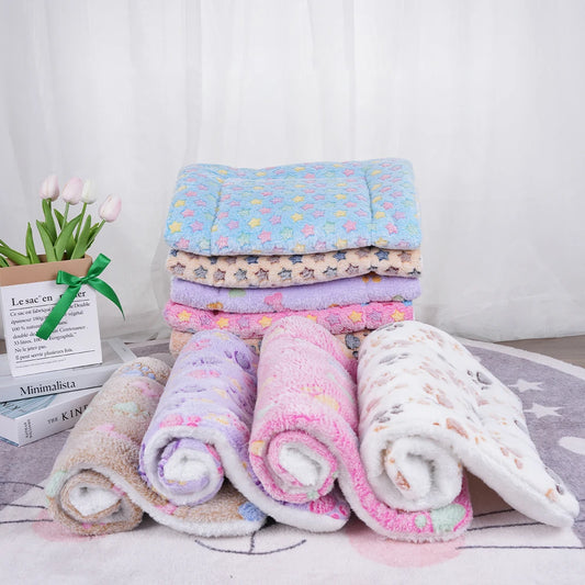 Washable Coral Fleece Pet Blanket Cushion Mat for Dogs and Cats