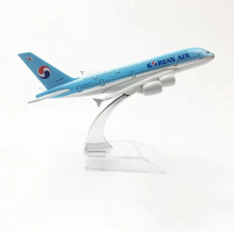 16CM Airbus A380 Aircraft Model