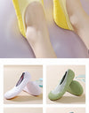 Ultra quiet and lightweight indoor sports shoes with anti slip and shock-absorbing soft soles