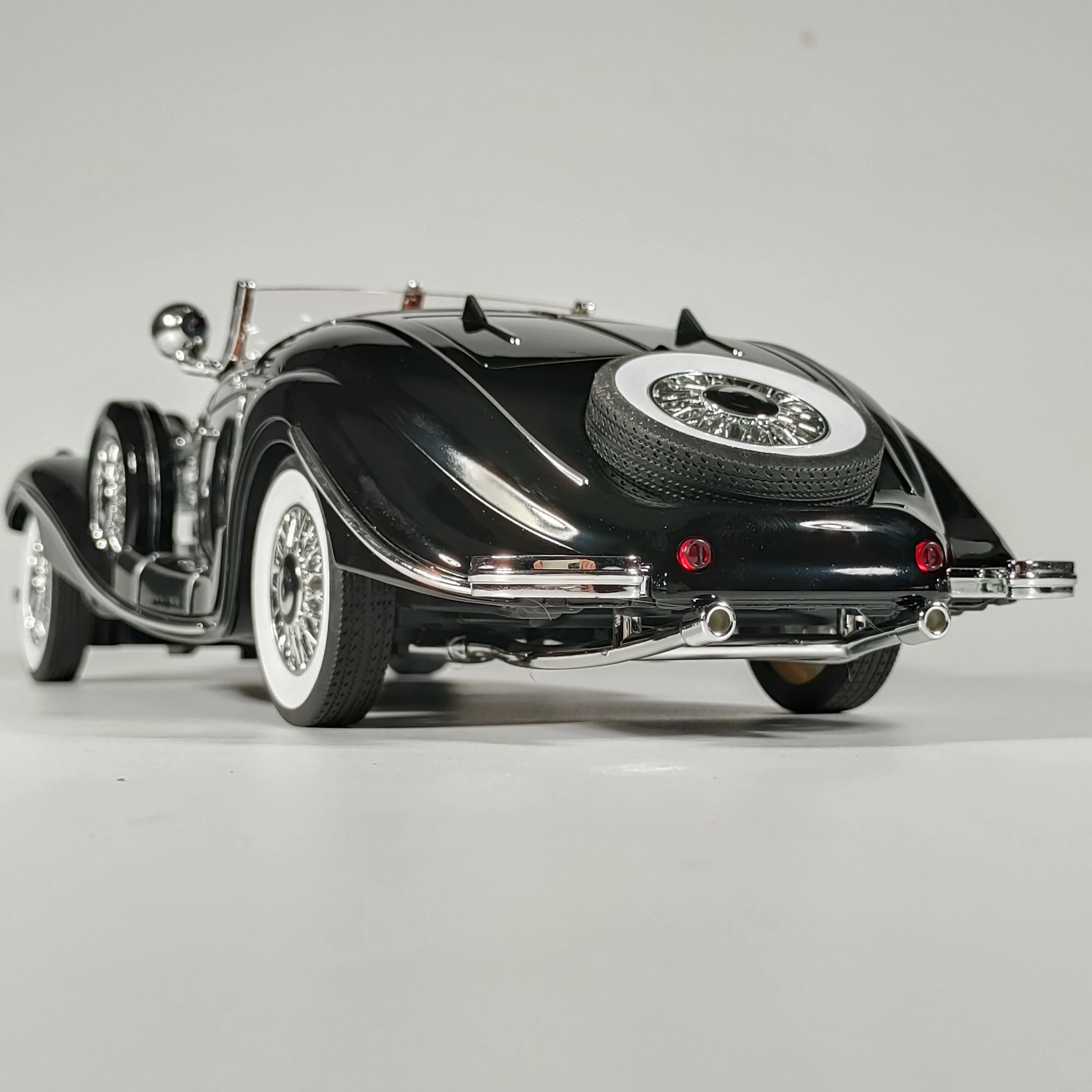 Diecast 1/18 1936 500K Classic Car Alloy Metal Model Sound And Light Toy Collect Display Ornament