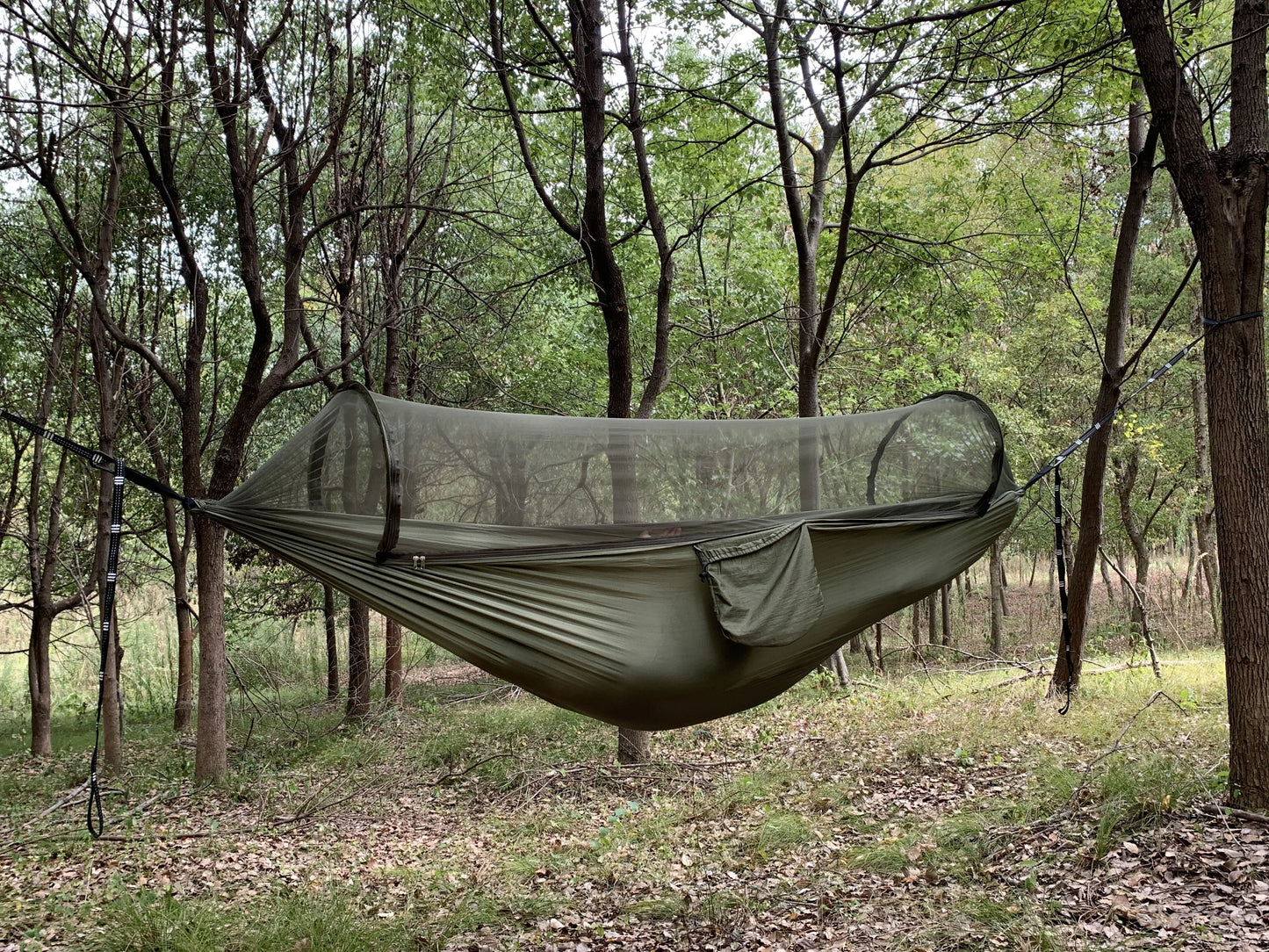 Large Camping Hammock with Mosquito Net Pop-up Parachute Lightweight Hanging Hammocks Tree Straps Swing Hammock