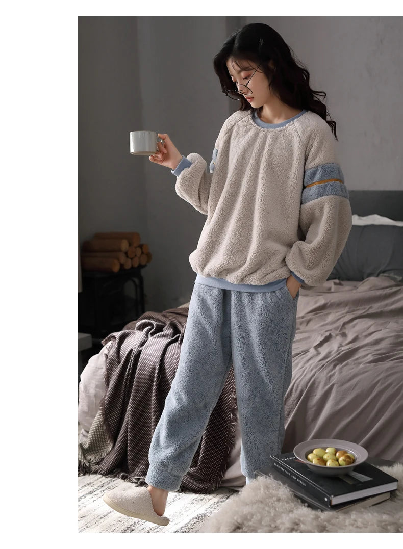 Women’s Winter Flannel Pajama Set – Warm, Thick Coral Fleece 2-Piece Loungewear