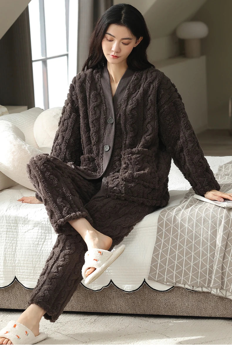 Women’s Winter Flannel Pajama Set – Warm, Thick Coral Fleece 2-Piece Loungewear