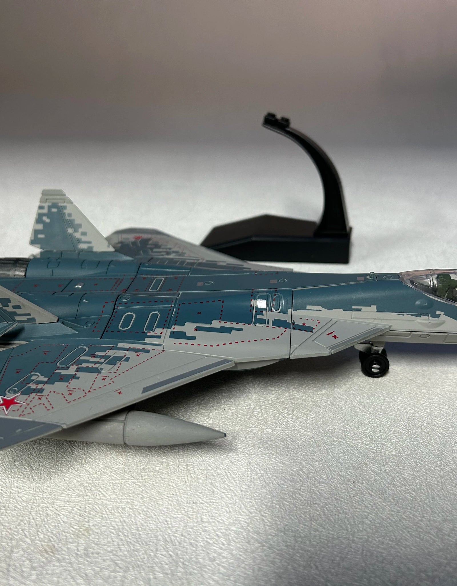 Aircraft Model Toy 1/72 Scale Russian SU57 Sukhoi SU-57 Fighter Jet Airplane Metal Military Finished ABS Diecast Simulation Gif