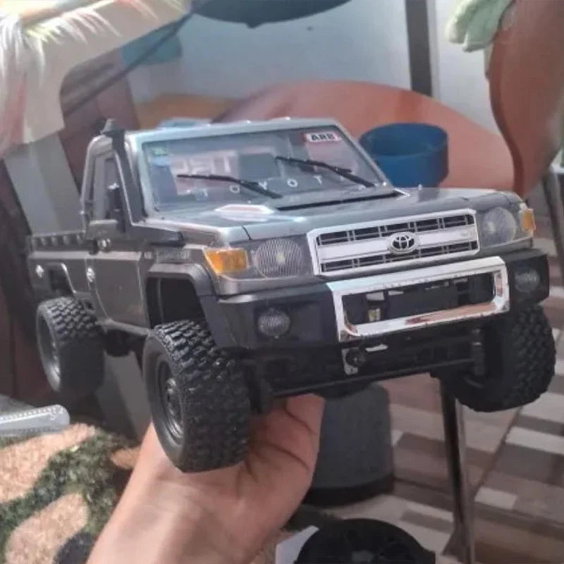 112 Scale Four Wheel Drive RC Off Road Climbing Car