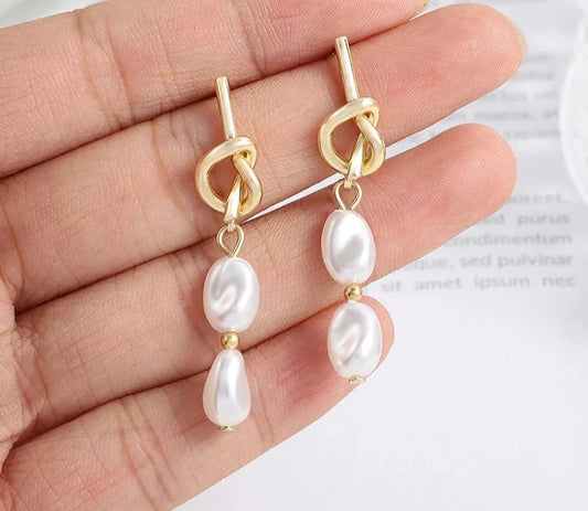 French Elegant Gold Color Spliced Imitation Pearl Earrings