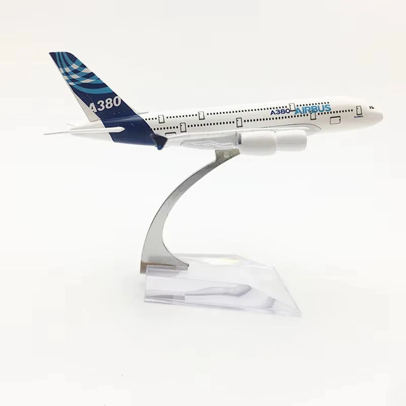 16CM Airbus A380 Aircraft Model