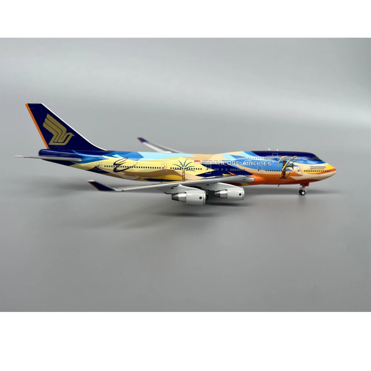 Singapore Airlines B747-400 1:400 Diecast Aircraft Model