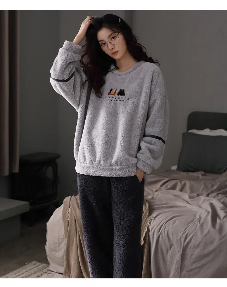 Women’s Winter Flannel Pajama Set – Warm, Thick Coral Fleece 2-Piece Loungewear