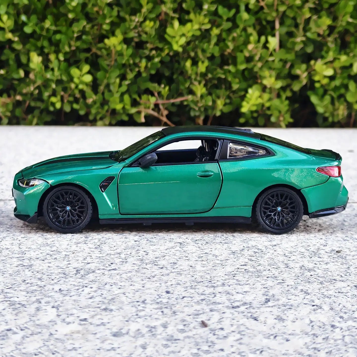 1 24 Scale BMW M4 CS Diecast Model Car