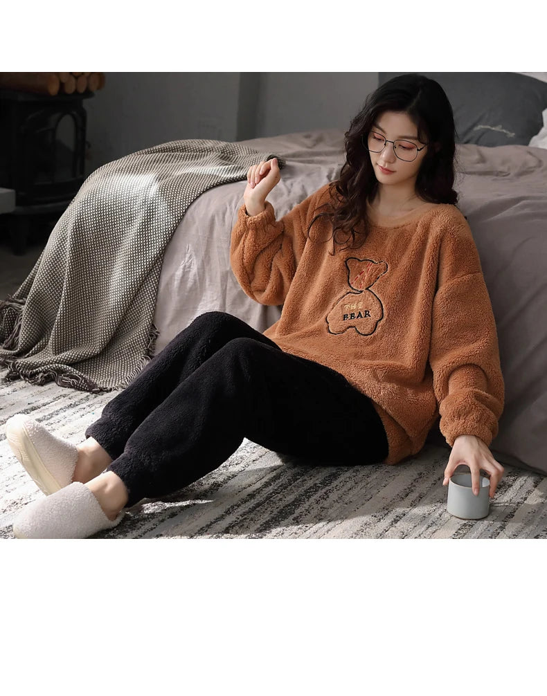 Women’s Winter Flannel Pajama Set – Warm, Thick Coral Fleece 2-Piece Loungewear