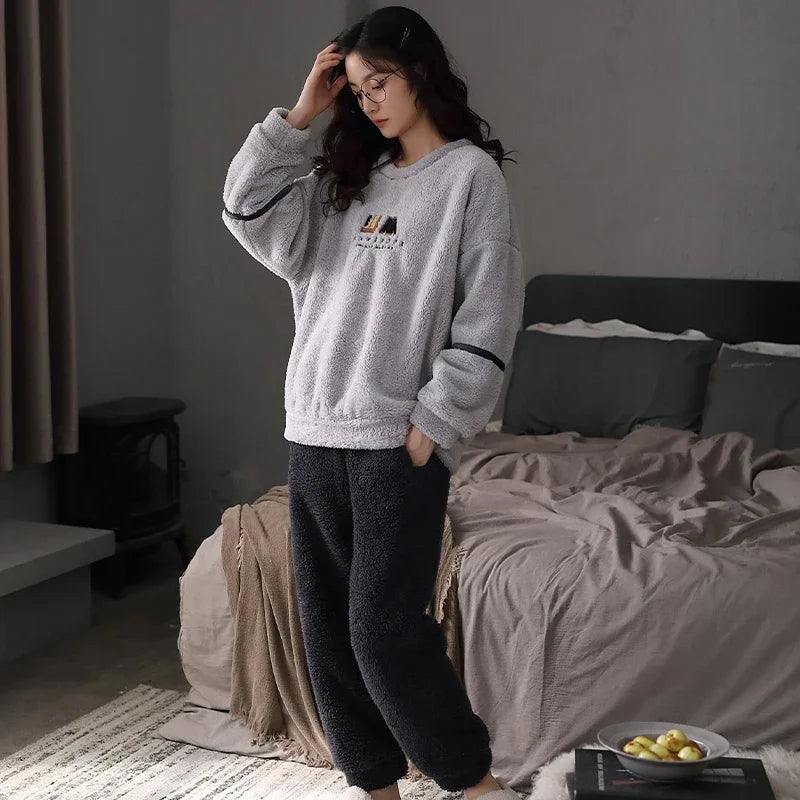 Women’s Winter Flannel Pajama Set – Warm, Thick Coral Fleece 2-Piece Loungewear