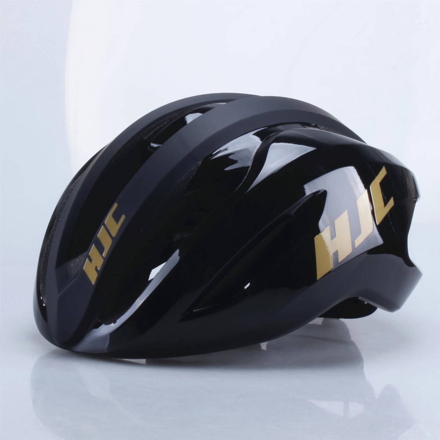 Ultra Light Cycling Helmet Matte Finish Road And Mountain Bike Safety Helmet
