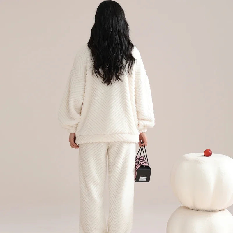 Women’s Winter Flannel Pajama Set – Warm Coral Fleece Loungewear with Cute Bunny Design