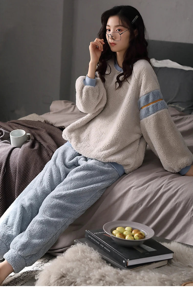 Women’s Winter Flannel Pajama Set – Warm, Thick Coral Fleece 2-Piece Loungewear