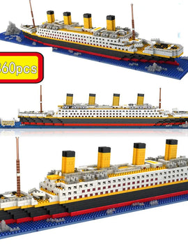 1860 pcs Blocks Titanic Cruise Ship Model Boat Model DIY Assemble Building Blocks Classical Brick Toys Xmas Gift For Children