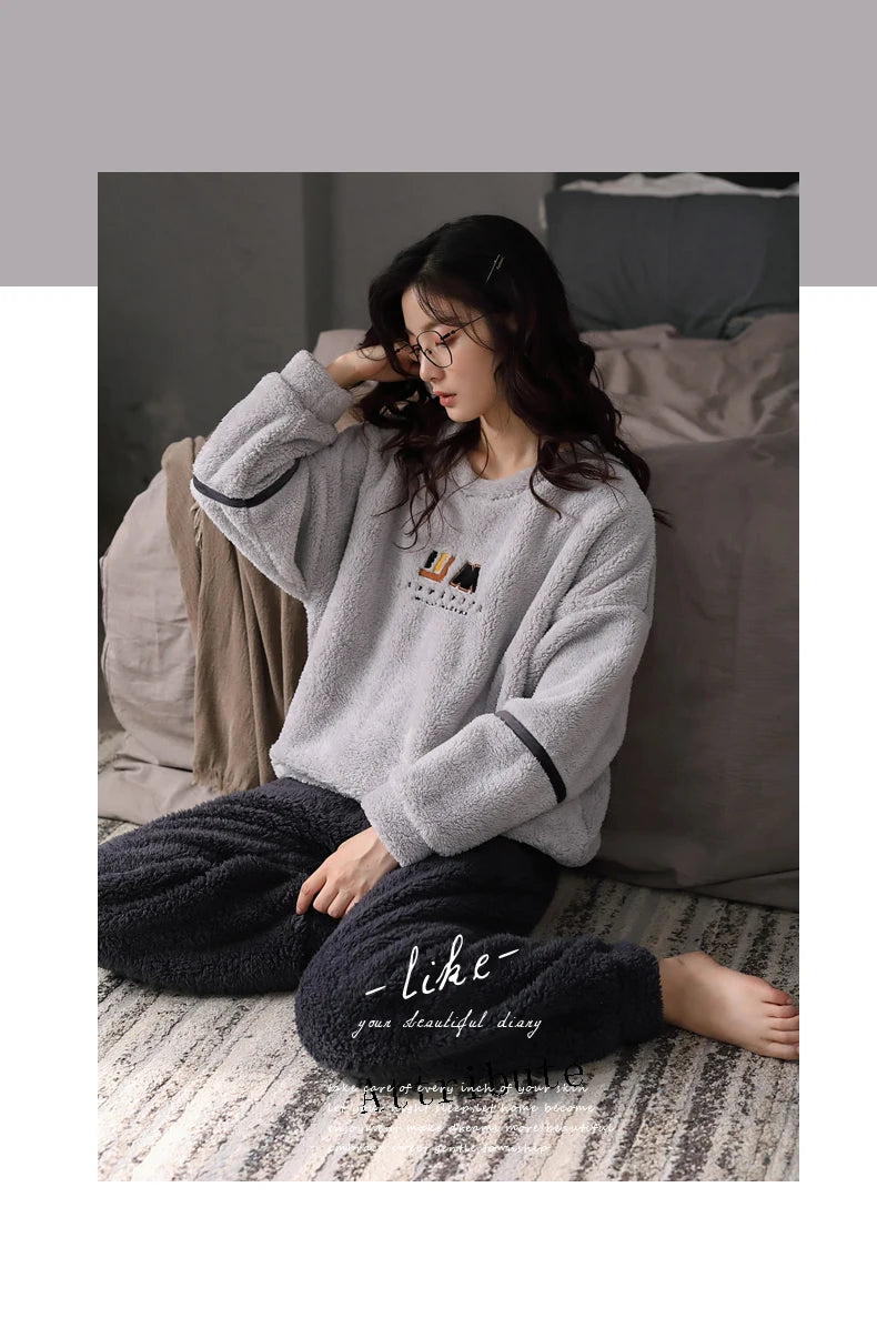 Women’s Winter Flannel Pajama Set – Warm, Thick Coral Fleece 2-Piece Loungewear