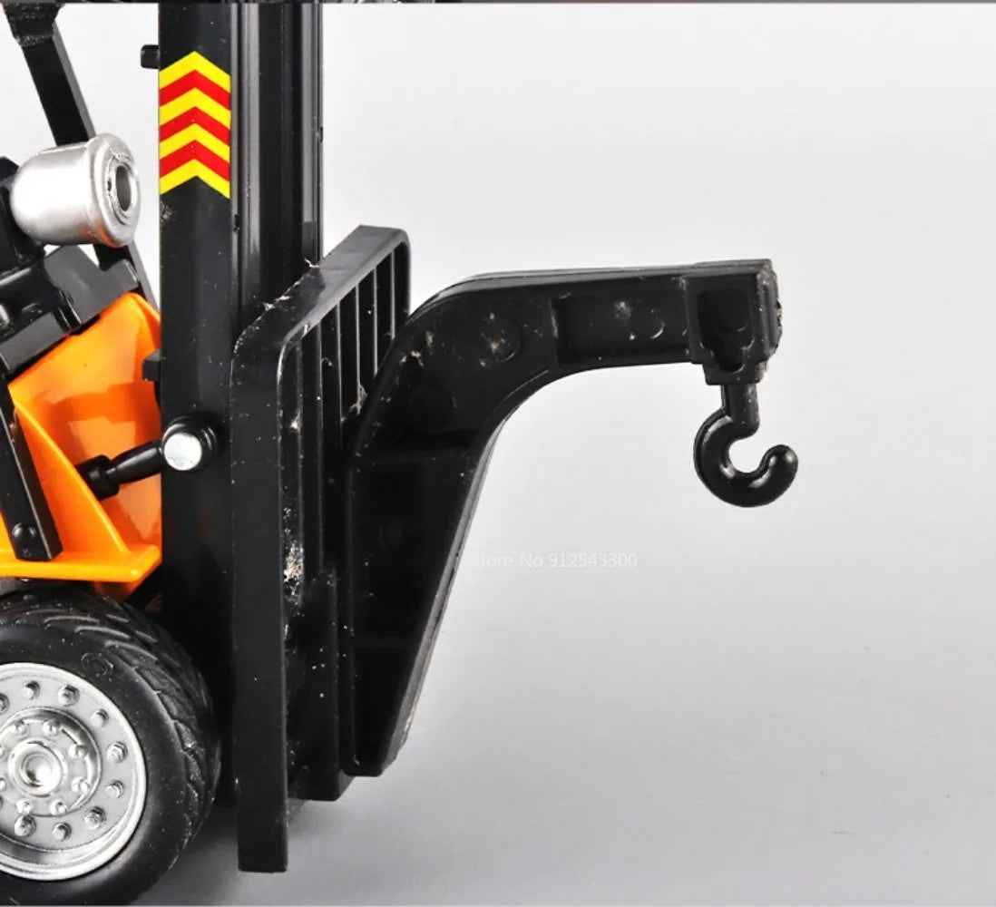 1:24 Crane Forklift Model Car Toy Diecast Metal Warehouse Lift Truck Sound Light Pull Back Adjustable Engineering Vehicle Models