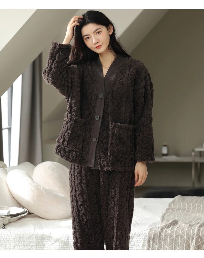 Women’s Winter Flannel Pajama Set – Warm, Thick Coral Fleece 2-Piece Loungewear