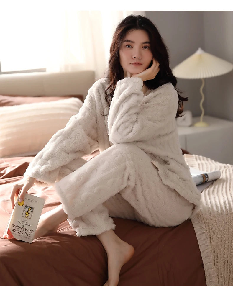 Women’s Winter Flannel Pajama Set – Warm, Thick Coral Fleece 2-Piece Loungewear