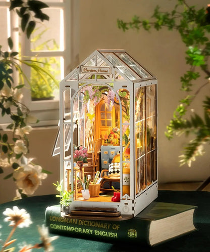 DIY Book Nook Wooden Miniature Doll House for Bookshelf Insert Furniture