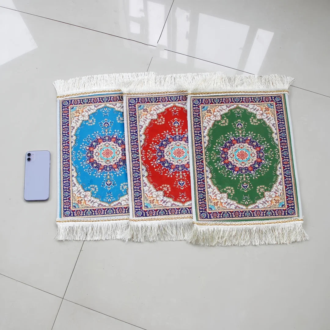 Portable Islamic Prayer Small Mat Classic Pattern Muslim Prayer Rug Small Rug Foldable Salah Carpet Mat with Tassel