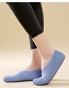 Ultra quiet and lightweight indoor sports shoes with anti slip and shock-absorbing soft soles