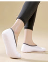 Ultra quiet and lightweight indoor sports shoes with anti slip and shock-absorbing soft soles