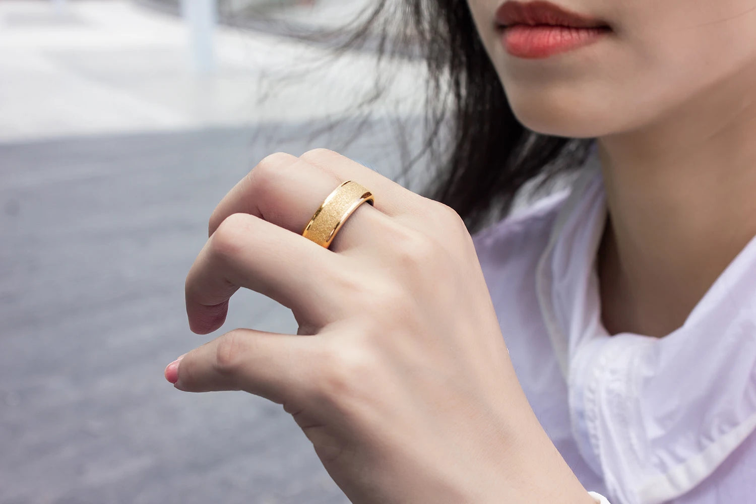 R10 Smart Ring with Charging Case for Men Women, Health and Sleep Monitor, 5ATM Waterproof, Multi-sport Mode