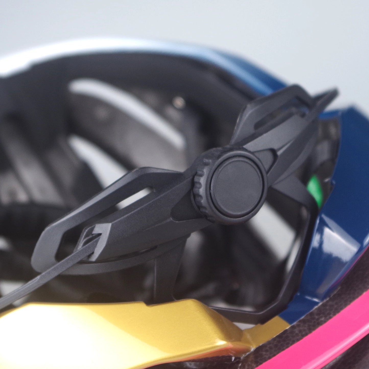 Ultra Lightweight Aero Road Bike Cycling Helmet With Adjustable Fit