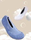 Ultra quiet and lightweight indoor sports shoes with anti slip and shock-absorbing soft soles