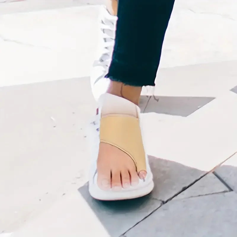 2pcs Silicone Toe Separators with Gel Cushion & Anti-Slip Strap - Comfortable, Machine Washable for Men & Women Foot Care Tool