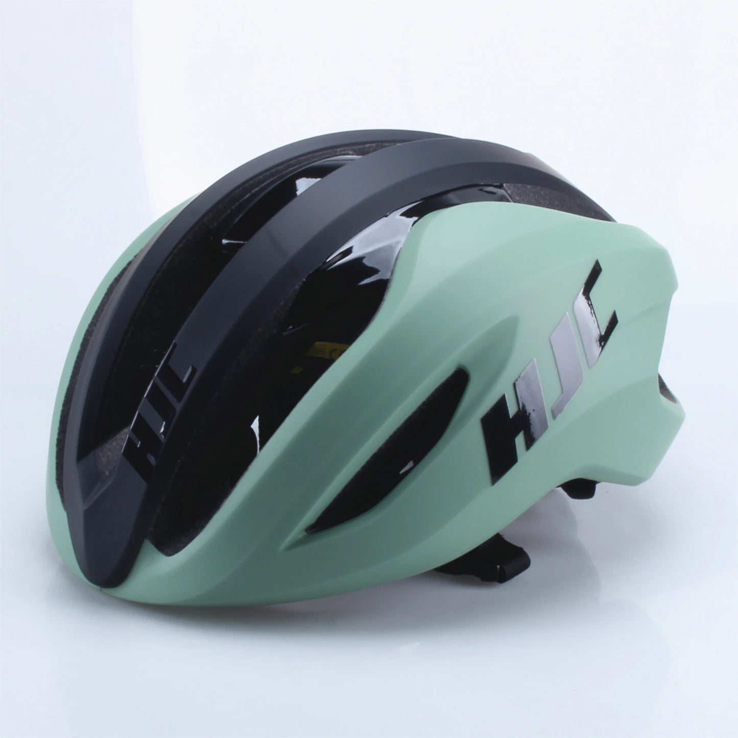 Ultra Light Cycling Helmet Matte Finish Road And Mountain Bike Safety Helmet