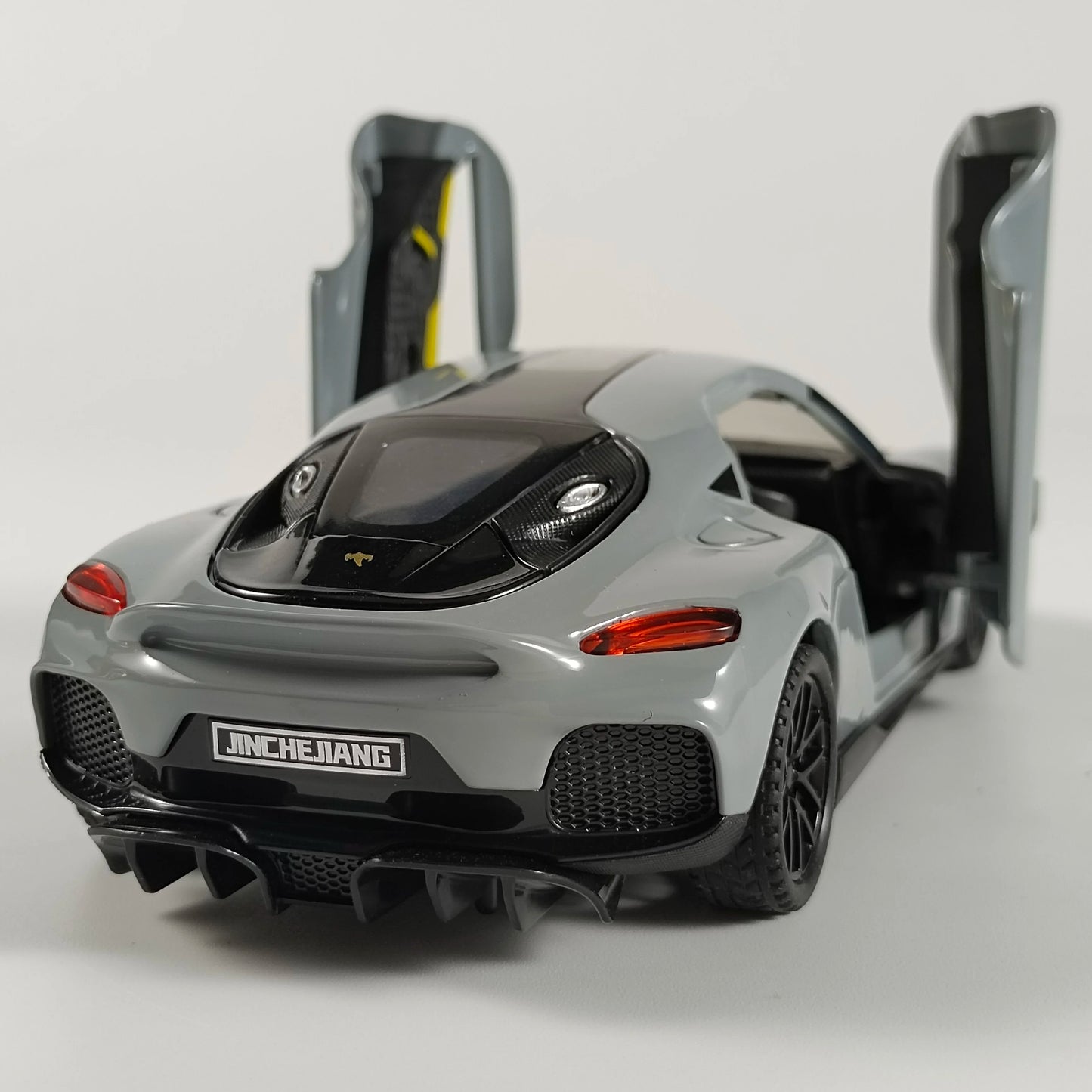 1:24 Gemera GT Sports Car Alloy Diecast Metal Model Sound Light Pull Back Toy Boys Simulation Car Model Ornament Present