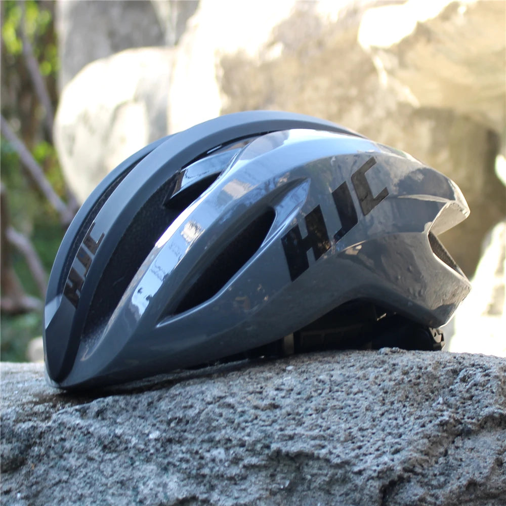Ultra Light Cycling Helmet Matte Finish Road And Mountain Bike Safety Helmet