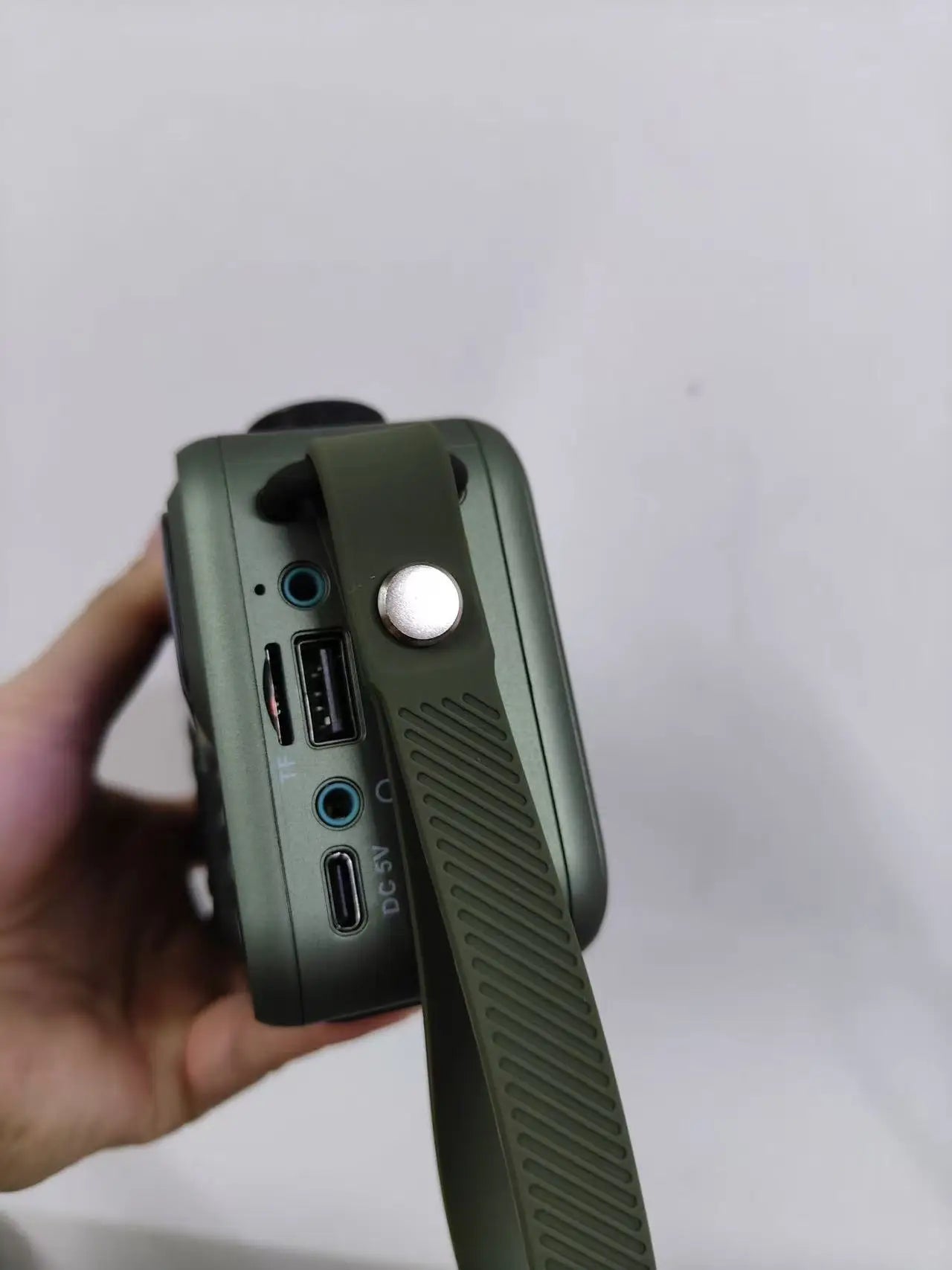 SANSUI F37 portable wireless Bluetooth speaker lyrics display subwoofer radio alarm clock timed shutdown digital song request