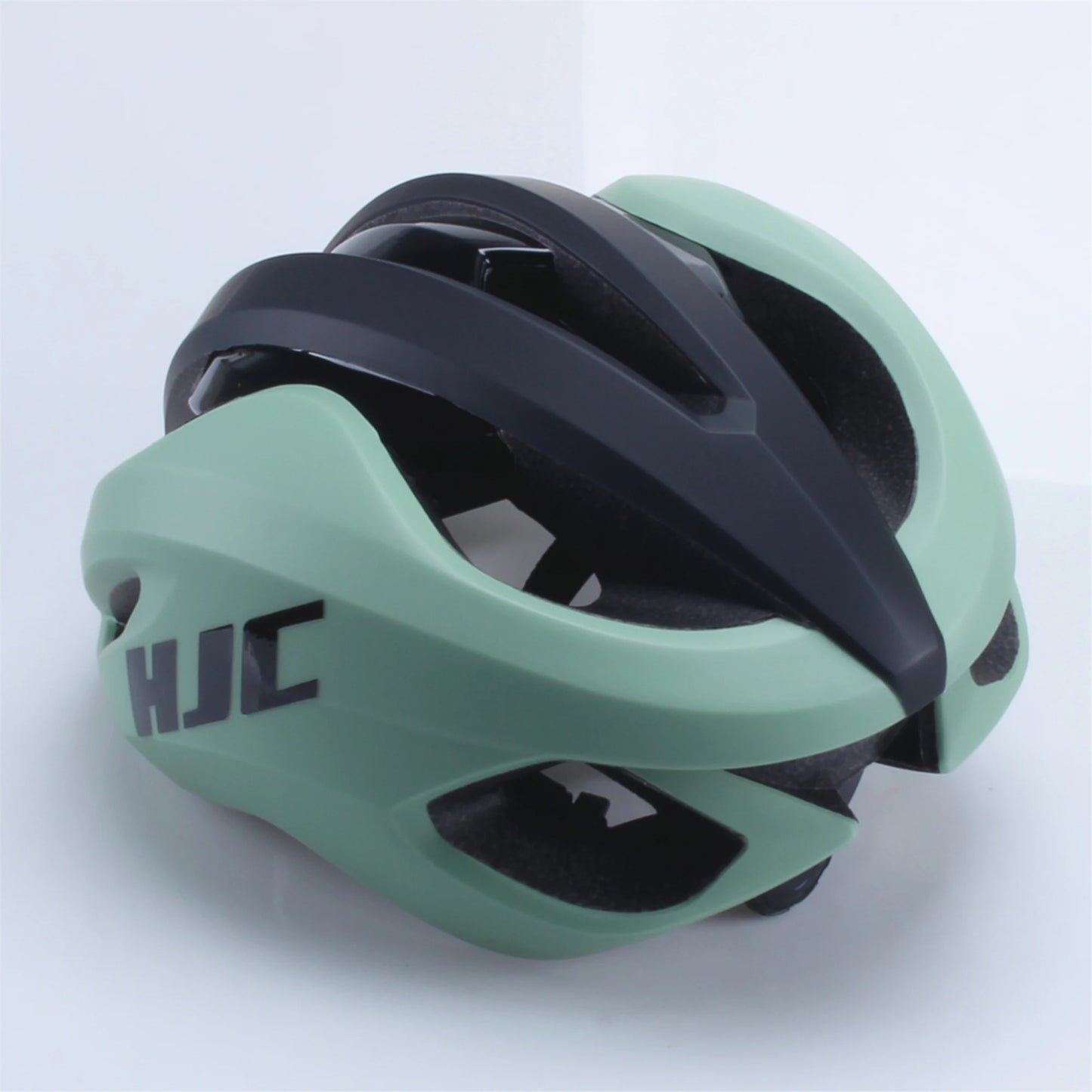 Ultra Light Cycling Helmet Matte Finish Road And Mountain Bike Safety Helmet