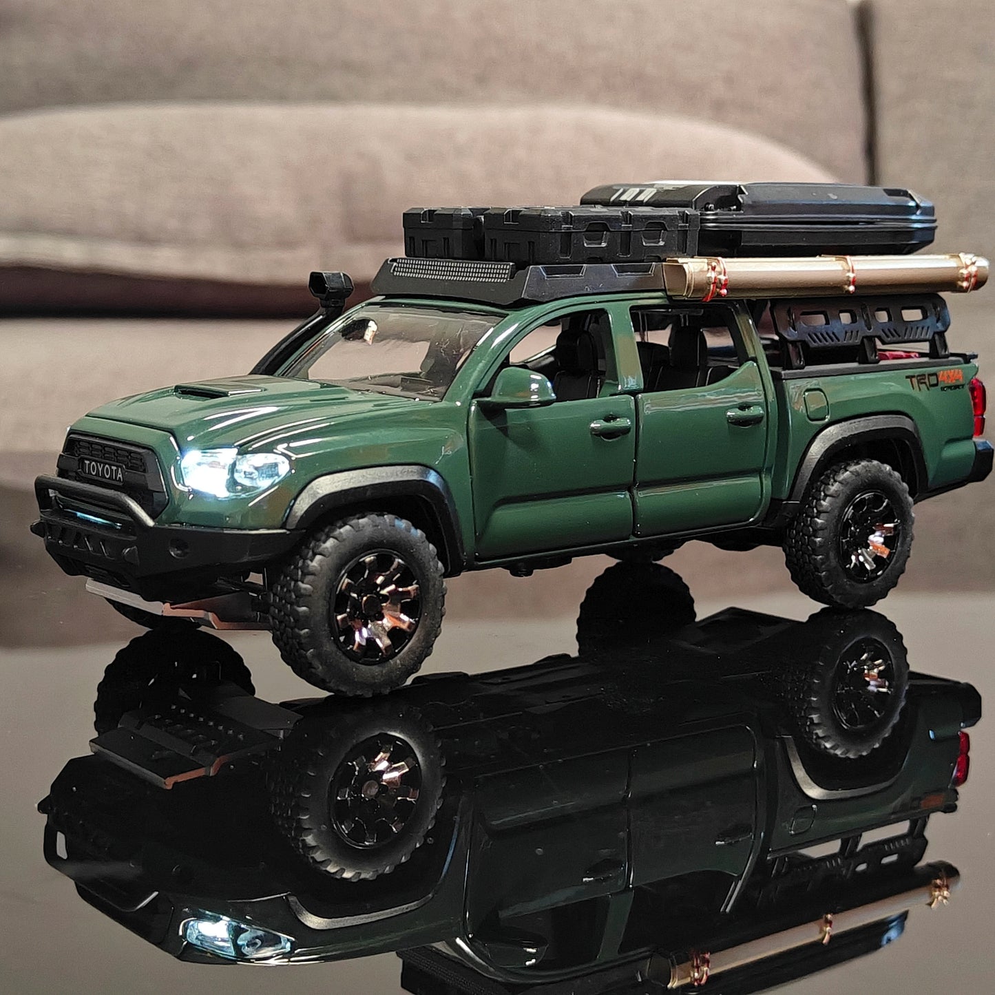1:32 Toyota Tacoma TRO Off Road Pickup Truck Alloy Diecast Model Outdoor Collection Ornaments High Simulation Collection Present