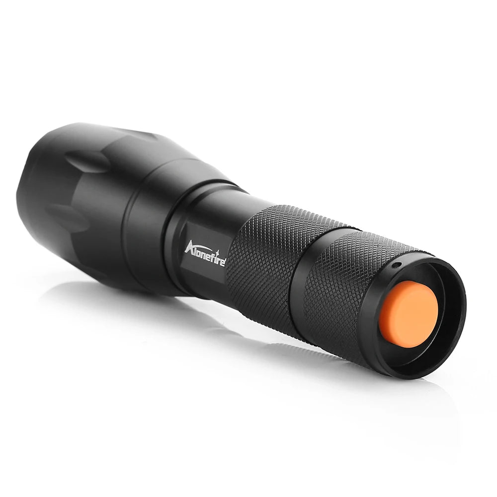 2 In 1 White Green Light Zoom Rechargeable Flashlight