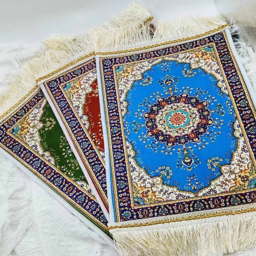 Portable Islamic Prayer Small Mat Classic Pattern Muslim Prayer Rug Small Rug Foldable Salah Carpet Mat with Tassel